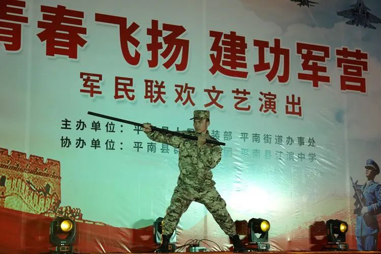 擒拿棍武术表演