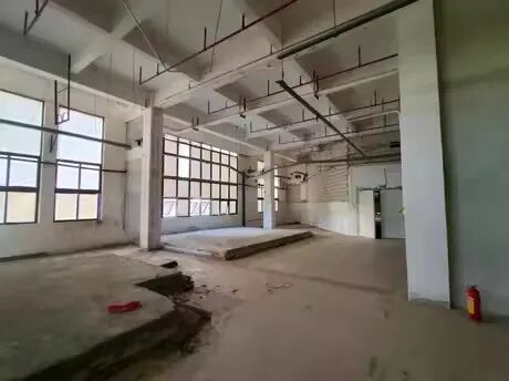 一拍 平南县平南街道二环大道月亮湾小区(六期月亮湾广场)01幢2层1单元商铺.jpg